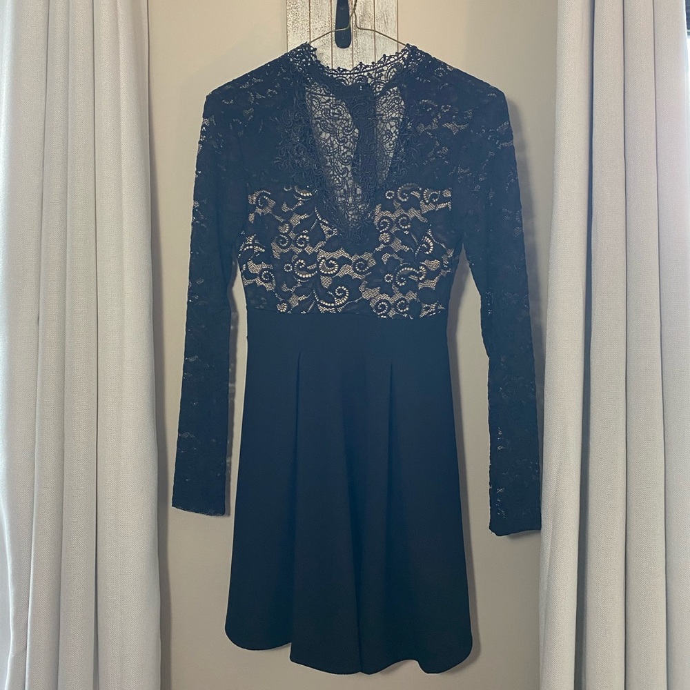 Black a line lace turtle neck long sleeve dress M